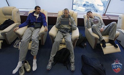 Dmitriy Sokolov, Anton Ponkrashov and Viktor Khryapa (photo M. Serbin, cskabasket.com)