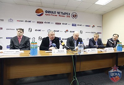 Участники пресс-конференции (фото М. Сербин, cskabasket.com)