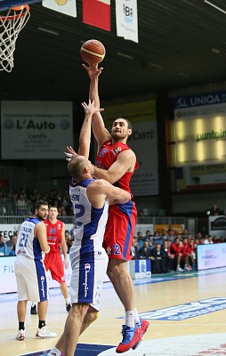 Ненад Крстич (фото: pallacanestrocantu.com)