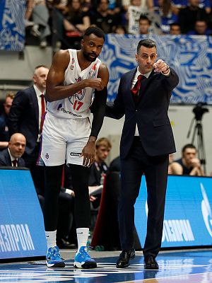 Ливио Жан-Шарль и Андреас Пистиолис (фото: М. Сербин, cskabasket.com)