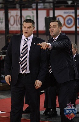 Евгений Пашутин и Иван Еремич (фото М. Сербин, cskabasket.com)
