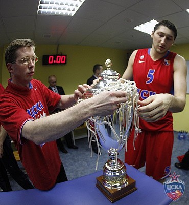 Роман Сметанин и Никита Курбанов (фото М. Сербин, cskabasket.com)