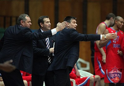 Дмитрий Шакулин, Иван Еремич и Евгений Пашутин (фото М. Сербин, cskabasket.com)