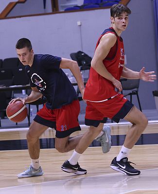 Максим Лагутин и Даниил Абрамов (фото: Т. Макеева, cskabasket.com)