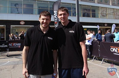 Евгений Воронов и Виктор Хряпа (фото: cskabasket.com)