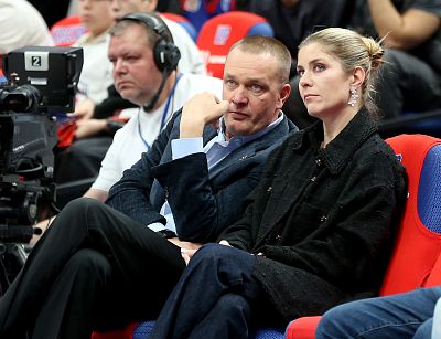 Андрей Ватутин с супругой (фото: М. Сербин, cskabasket.com)