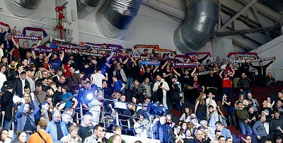 Болельщики ЦСКА (фото: М. Сербин, cskabasket.com)