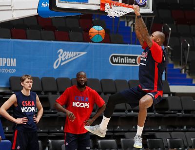 Амат М'Бай (фото: М. Сербин, cskabasket.com)