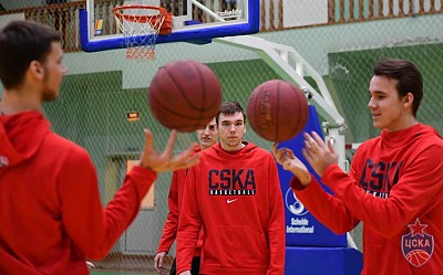 Молодежная команда ЦСКА (фото: cskabasket.com)