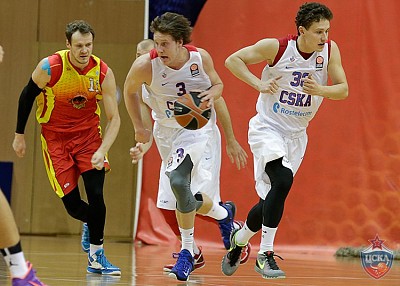 Dmitriy Kulagin and Mikhail Kulagin (photo: T. Makeeva, cskabasket.com)