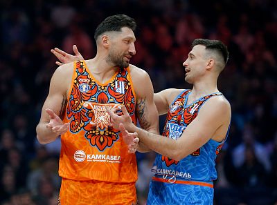 Никита Курбанов и Алекса Аврамович (фото: М. Сербин, cskabasket.com)