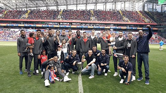 EuroLeague champions visit football game