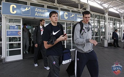 Виктор Хряпа и Александр Каун (фото М. Сербин, cskabasket.com)