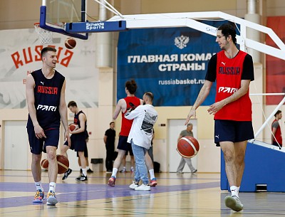 Самсон Руженцев и Филипп Гафуров (фото: М. Сербин, cskabasket.com)