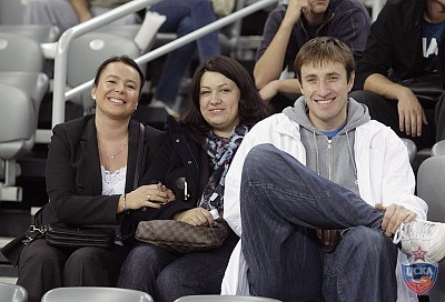 Наталия Фураева, Андрея и Матьяж Смодиши (фото М. Сербин, cskabasket.com)