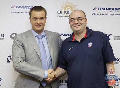 Андрей Ватутин и Душко Вуйошевич (фото М. Сербин, cskabasket.com)