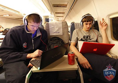 Виктор Хряпа и Алексей Швед (фото М. Сербин, cskabasket.com)