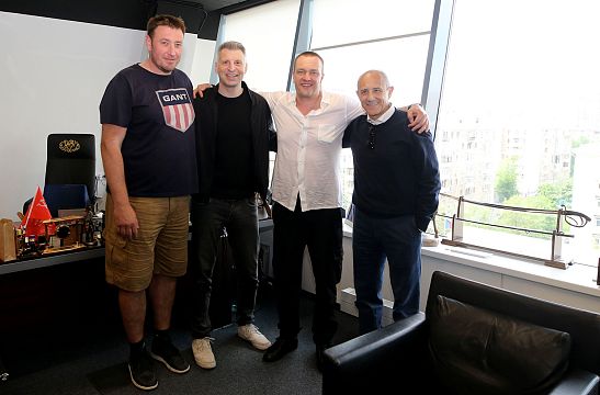 Еще день с легендами