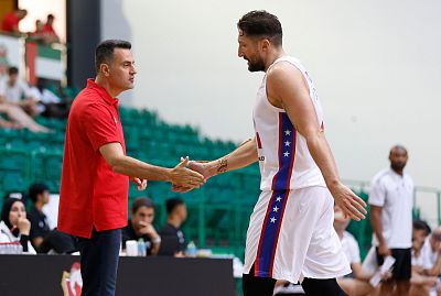 Андреас Пистиолис и Никита Курбанов (фото: М. Сербин, cskabasket.com)
