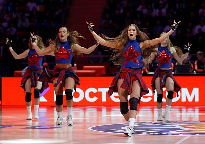 Группа поддержки ЦСКА (фото: М. Сербин, cskabasket.com)
