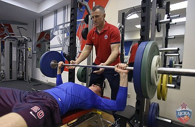 Андрей Воронцевич и Евгений Бурин (фото: М. Сербин, cskabasket.com)