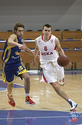 Артем Комолов (фото М. Сербин, cskabasket.com)