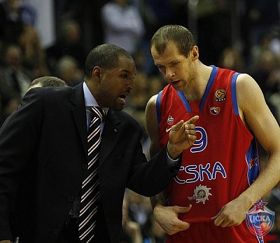 Дэвид Вантерпул и Рамунас Шишкаускас (фото М. Сербин, cskabasket.com)