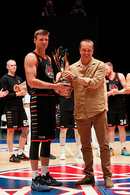 Максим Захаров и Андрей Ватутин (фото: М. Сербин, cskabasket.com)